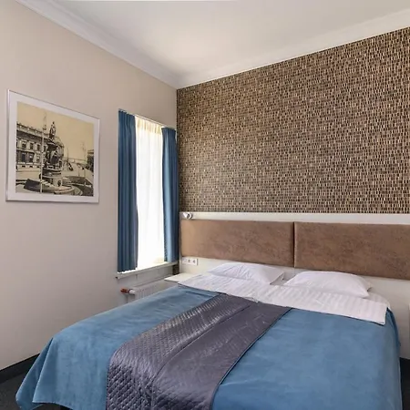 Voyage Hotel
